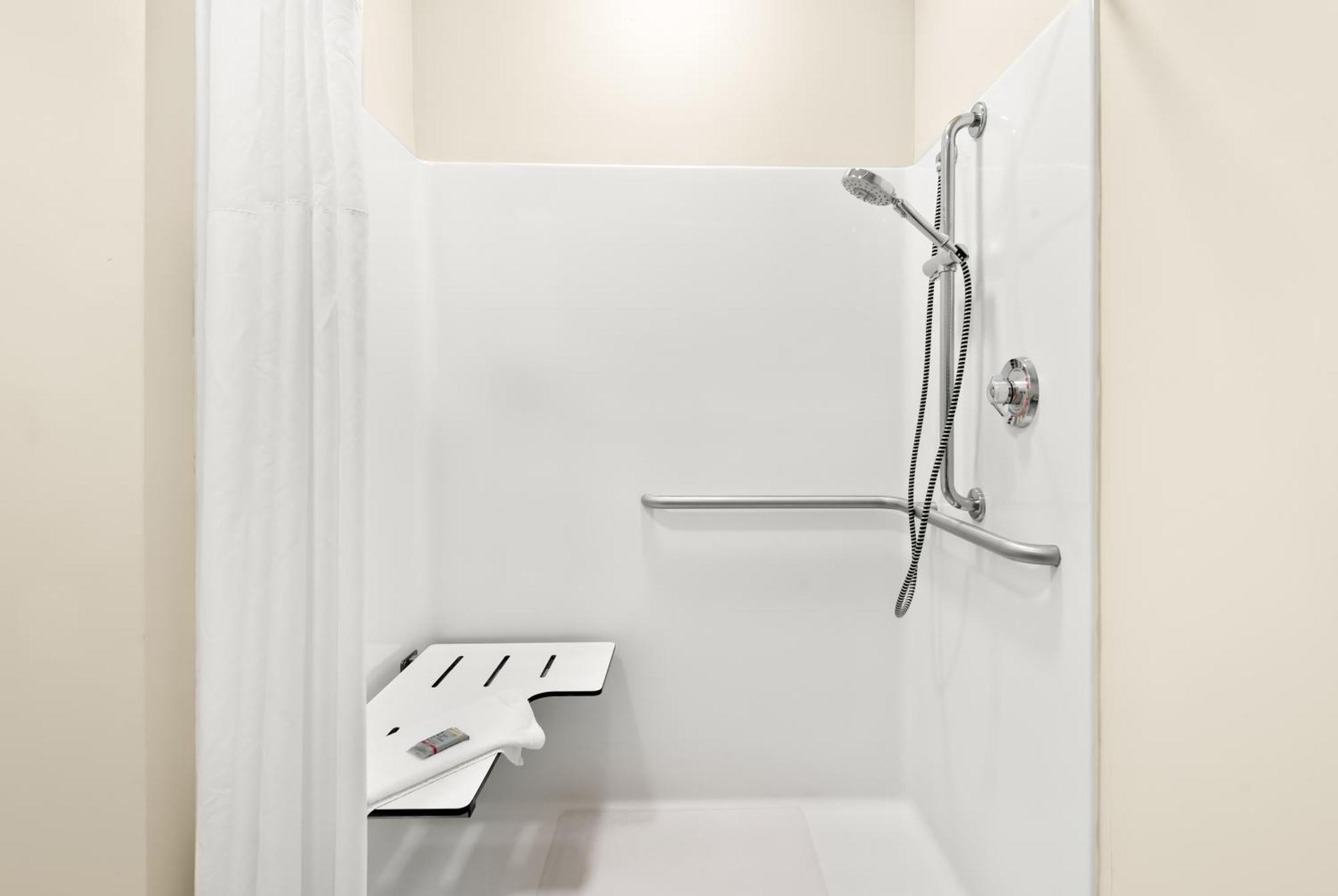 Best Western Palmyra Inn & Suites Ngoại thất bức ảnh